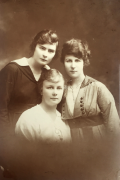 Dorothy Ludlam with friends the Douglas sisters